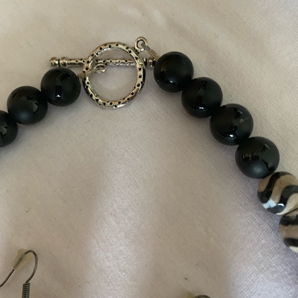 Unique beaded necklace - Picture 9 of 11